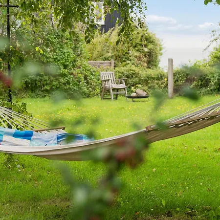 Bliss Just Steps From The Sea Vejby