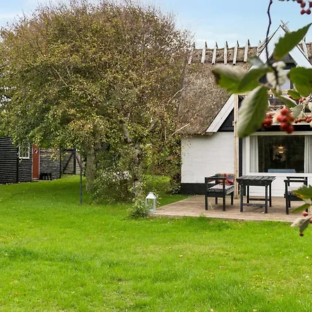Bliss Just Steps From The Sea Vejby